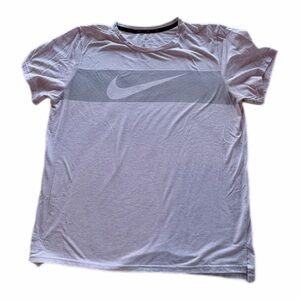 Nike DriFit Mens Xlarge Liliac shirtTraining Gym Athletic OOTD